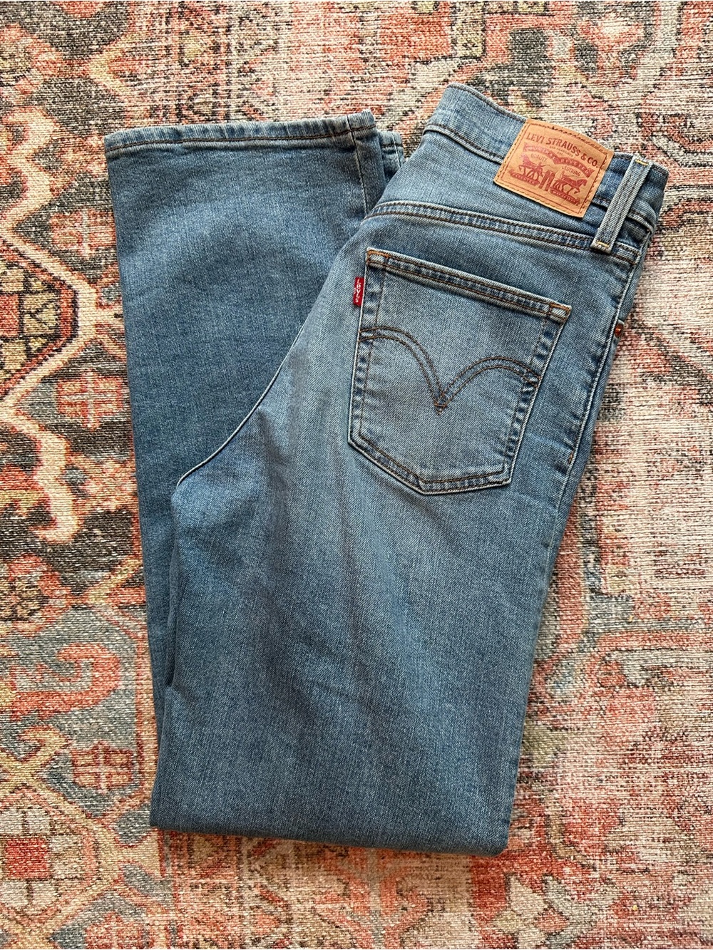 Levi's Ribcage Women’s Medium Blue Straight-Leg Jeans